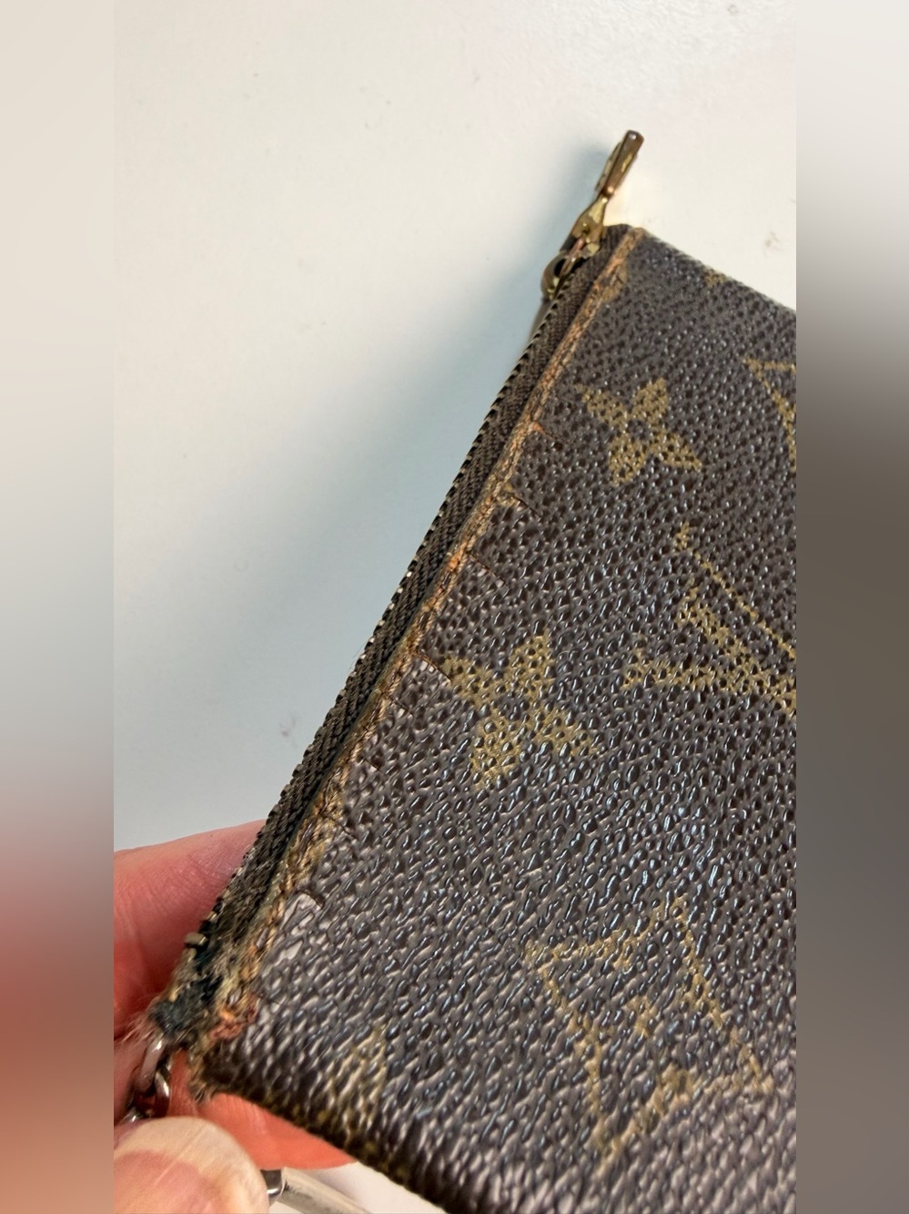 Louis Vuitton Vintage Key/Card Cles Pouch - Picture 3 of 13